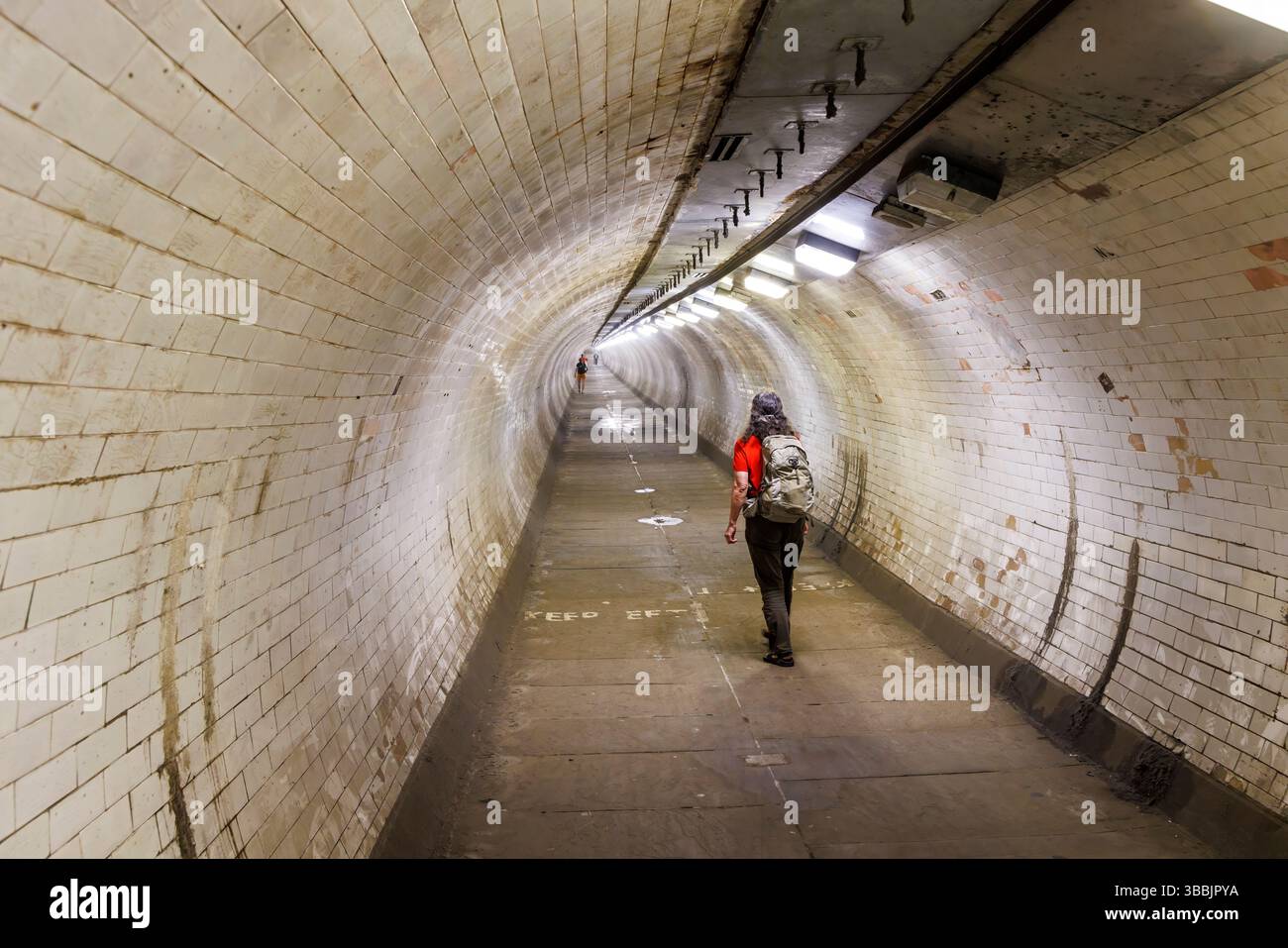 Tunnel pedonale sotto il Tamigi a Greenwich, che collega a Millwall Londra, Inghilterra, Regno Unito Foto Stock