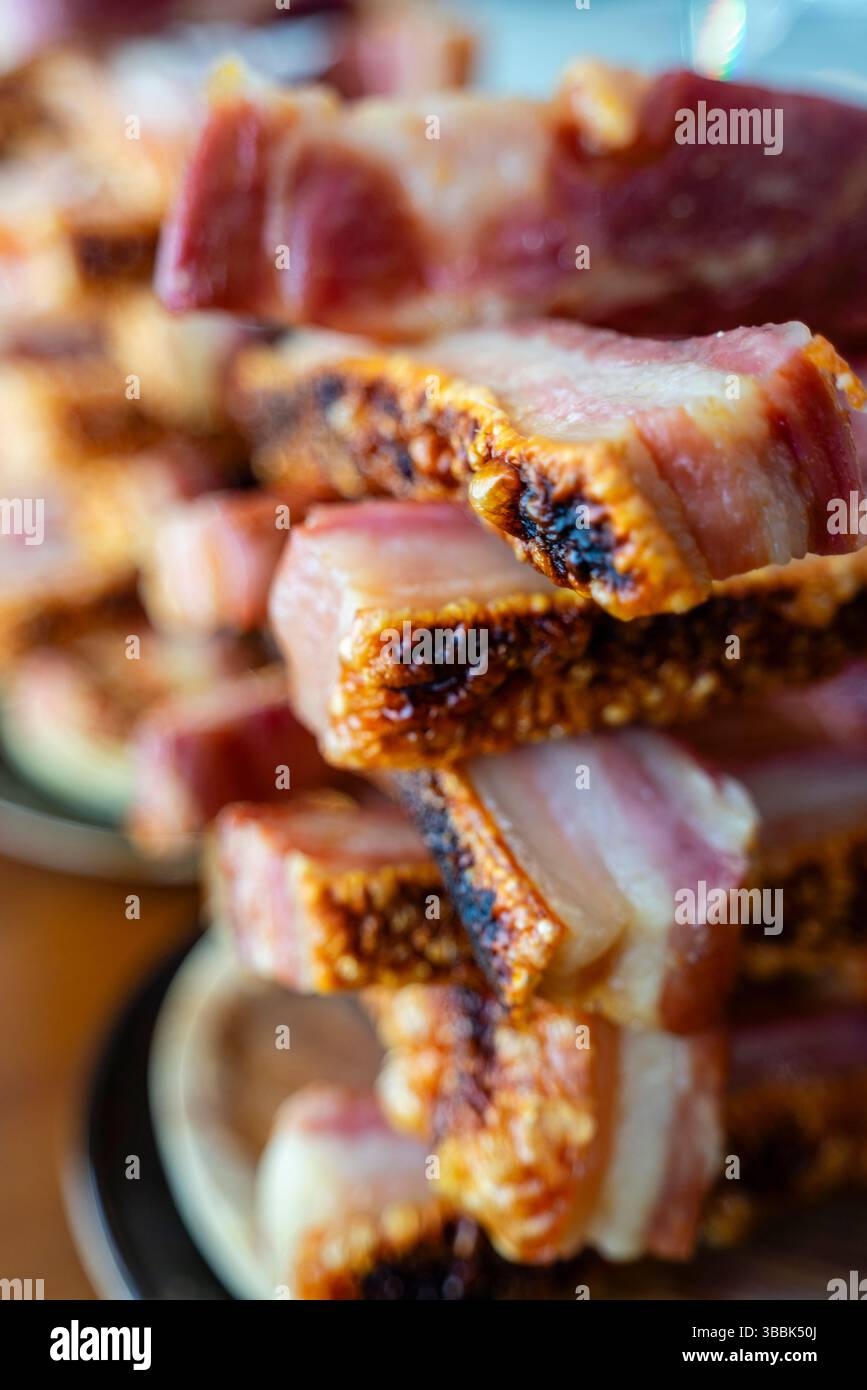 Tipici torreznos spagnoli, D'TAPAS, Palamós, Girona, Catalogna, Spagna. Foto Stock