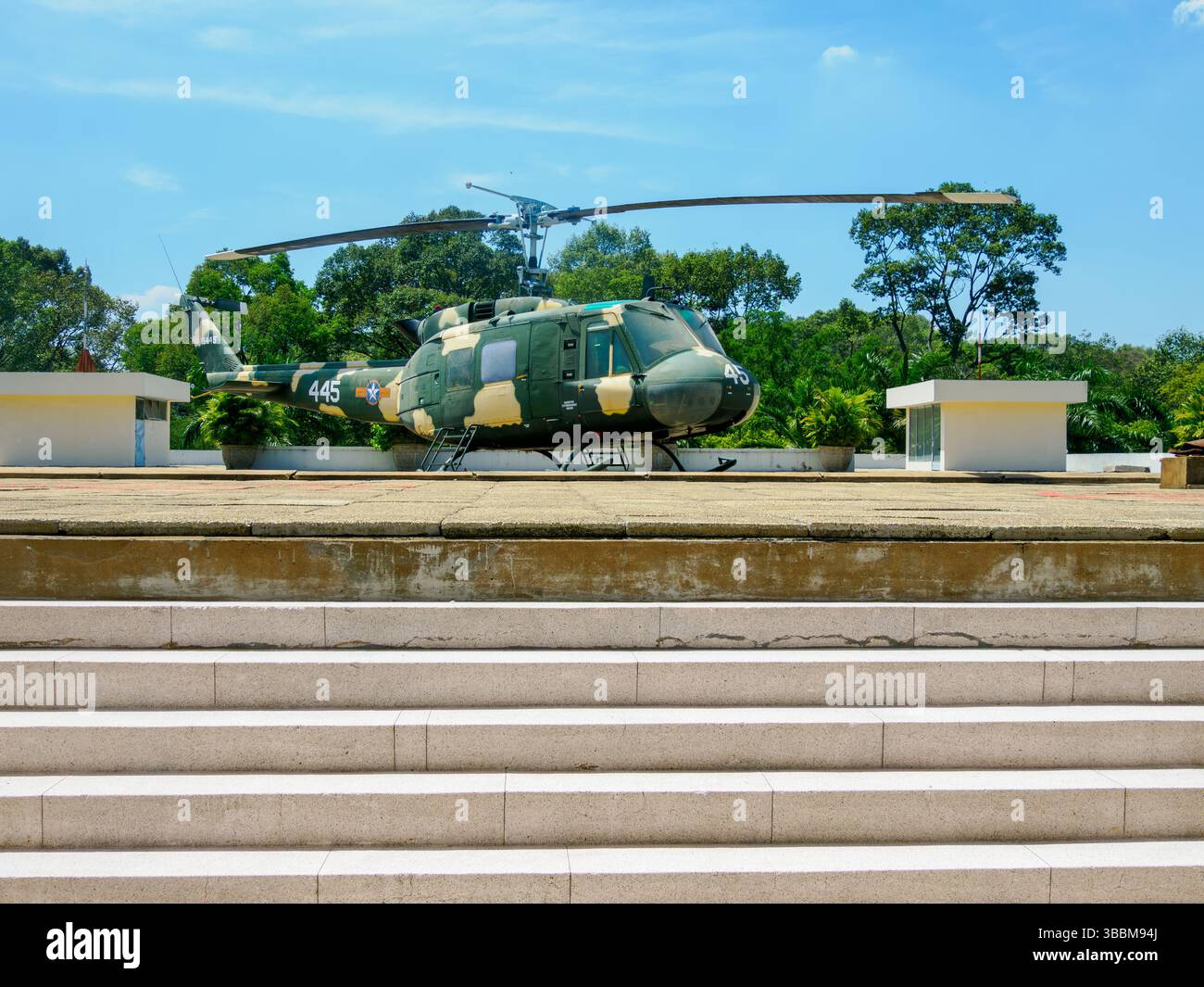 US Huey Helicopter sul tetto dell'Independence Palace, Saigon, Vietnam Foto Stock