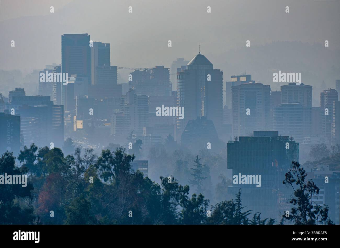 Situato nel più grande parco urbano dell'America Latina e polmone verde di Santiago, il Parquemet (parco metropolitano), meglio conosciuto come "Cerro San Cristóbal". Il Foto Stock