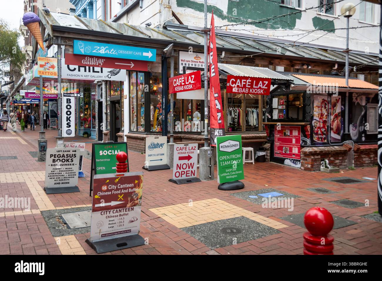 Negozi e caffetterie in Cuba Street, Wellington, Isola del Nord, nuova Zelanda Foto Stock