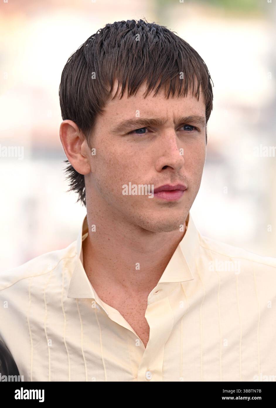Cannes, Francia. 17 maggio 2025. Harris Dickinson partecipa al photocall Urchin, parte del 78° Festival di Cannes, Palais des Festival. Crediti: Doug Peters/EMPICS/Alamy Live News Foto Stock
