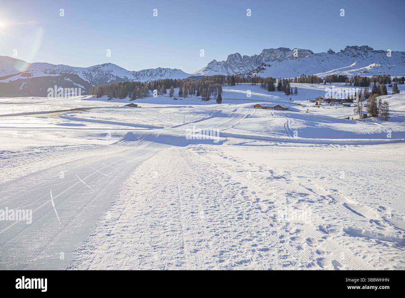 Il comprensorio sciistico Groeden con Alpe di Siusi, Sant'Ulrico, Santa Cristina e Wolkenstein nelle Alpi dolomitiche, alto Adige, Italia, Germania, Europa Foto Stock