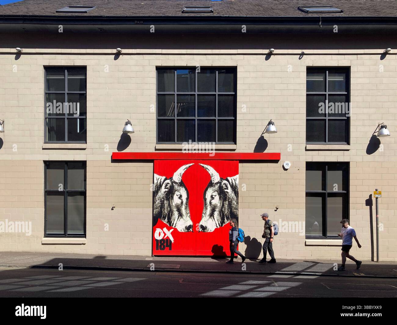 Bar ristorante OX184 e locale notturno a Cowgate, Edimburgo, Scozia - Immagine stock catturata con smartphone