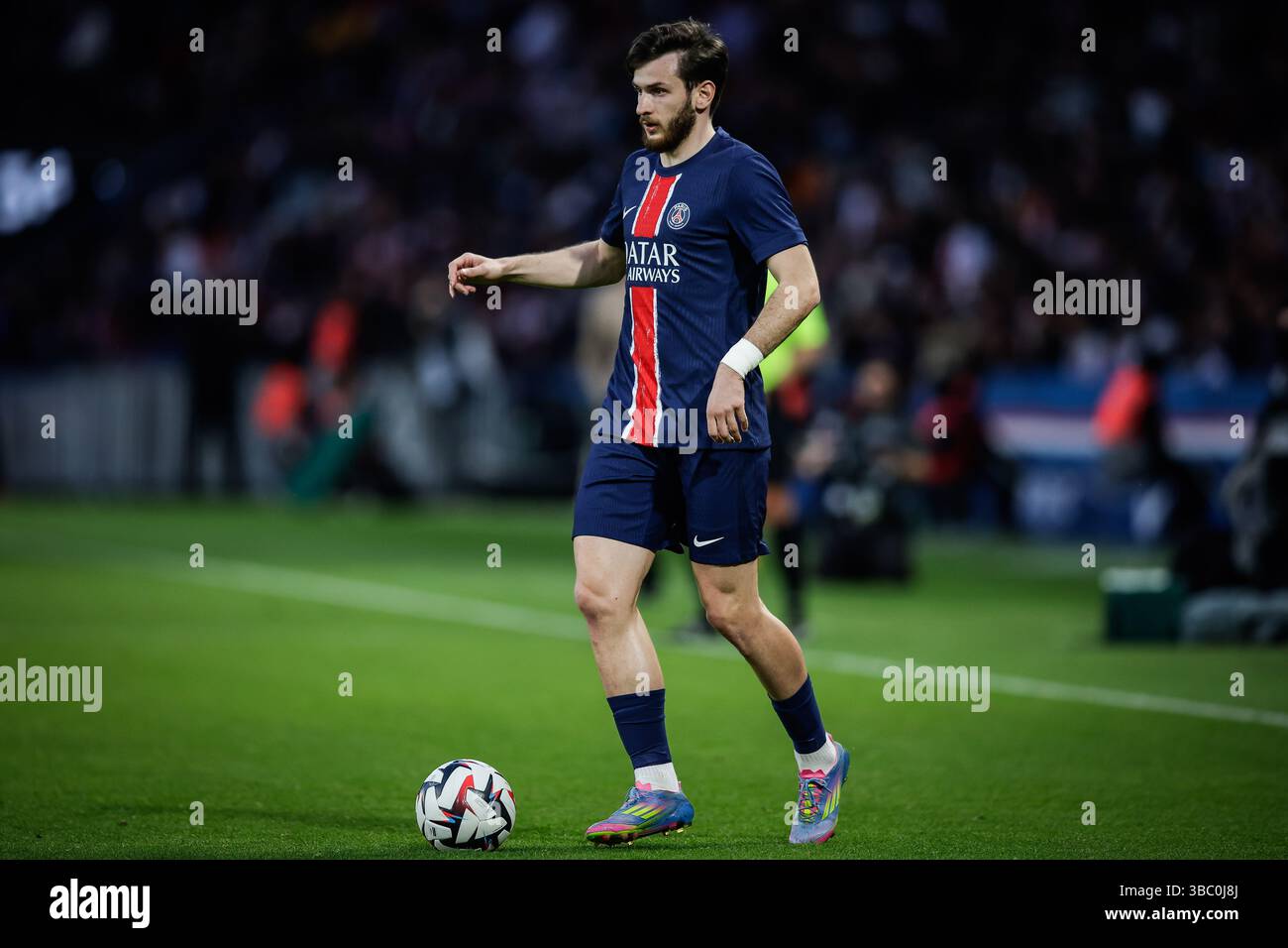 Parigi, Francia, Francia. 17 maggio 2025. Khvicha KVARATSKHELIA del PSG durante la partita di Ligue 1 tra il Paris Saint-Germain (PSG) e AJ Auxerre al Parc des Princes Stadium il 17 maggio 2025 a Parigi, Francia. (Credit Image: © Matthieu Mirville/ZUMA Press Wire) SOLO PER USO EDITORIALE! Non per USO commerciale! Foto Stock