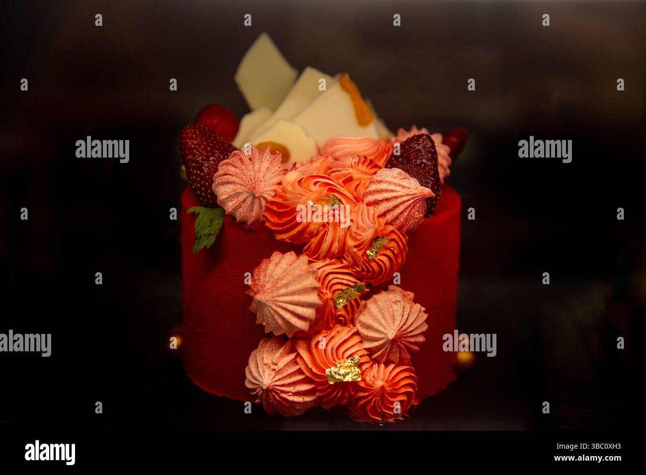 Piccola torta alle fragole per San Valentino Foto Stock