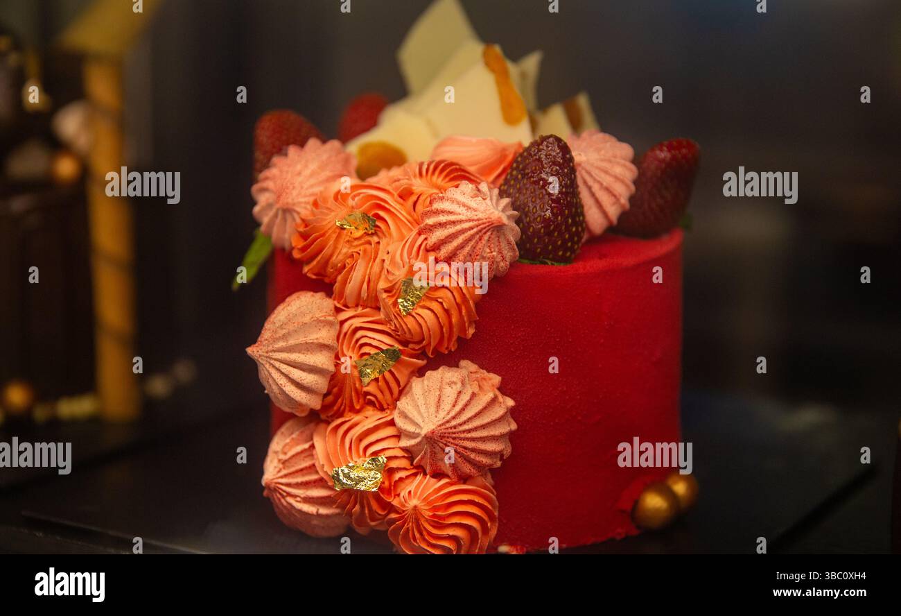 Piccola torta alle fragole per San Valentino Foto Stock
