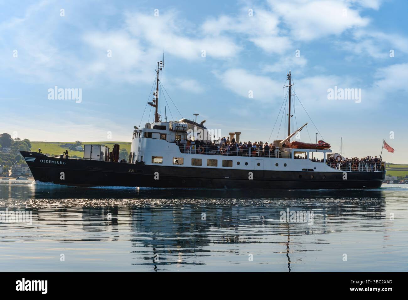 Appledore, North Devon - in una calda mattina di maggio, la signora Oldenburg si dirige oltre la banchina di Appledore. Oldenburg, dal nome del ducato di Oldenb Foto Stock