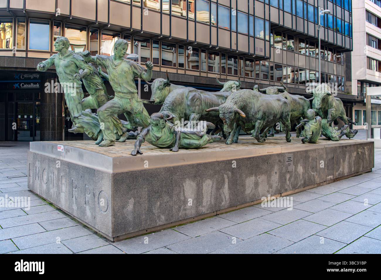 Gestione del monumento ai tori a Pamplona, Spagna Foto Stock