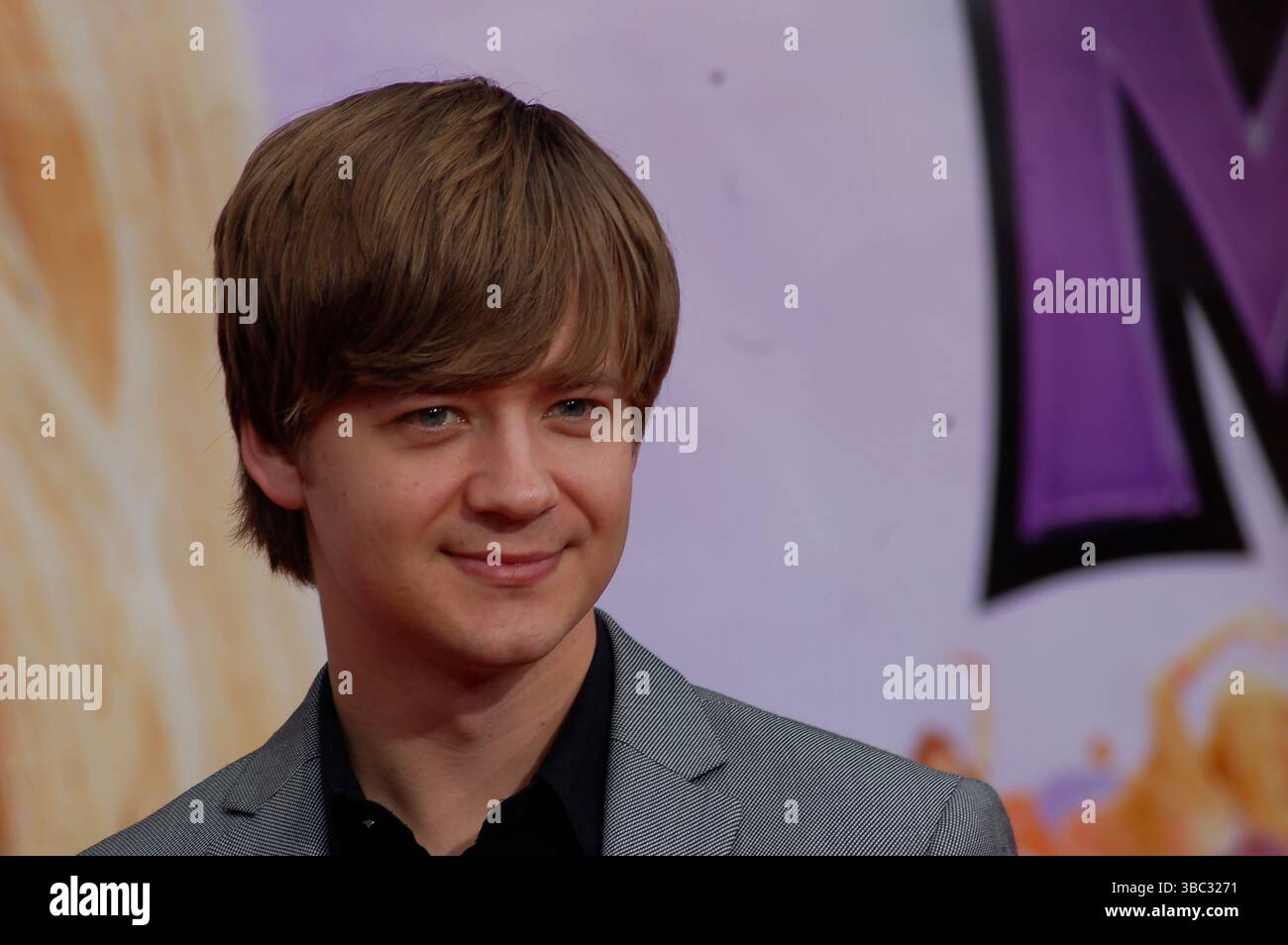 L'attore Jason Earles arriva alla prima di Hannah Montana: The Movie tenutasi all'El Capitan Theatre di Hollywood, California, il 2 aprile 2009. Foto Stock