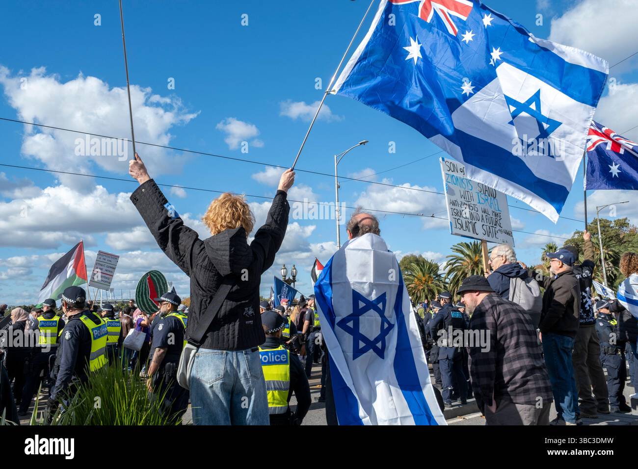 Manifestanti ebrei in una manifestazione di protesta palestinese Nakba. Melbourne, Victoria, Australia. Foto Stock
