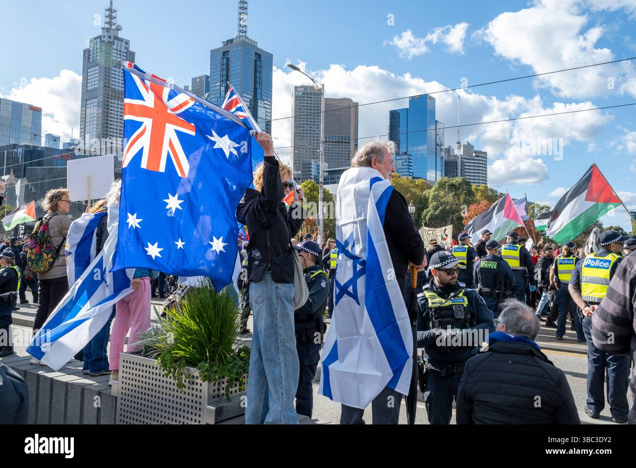 Manifestanti ebrei in una manifestazione di protesta palestinese Nakba. Melbourne, Victoria, Australia. Foto Stock