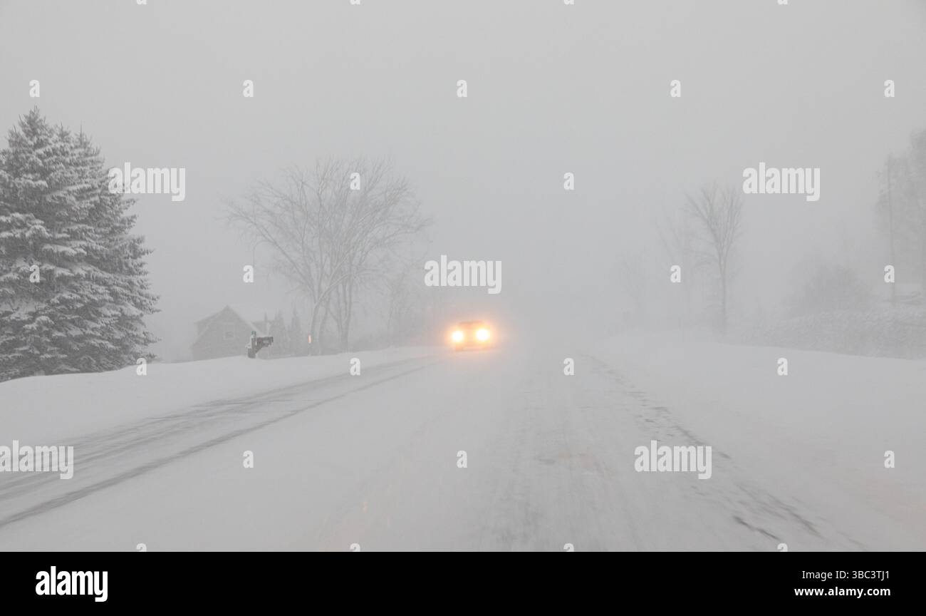 Guida nella tormenta Foto Stock