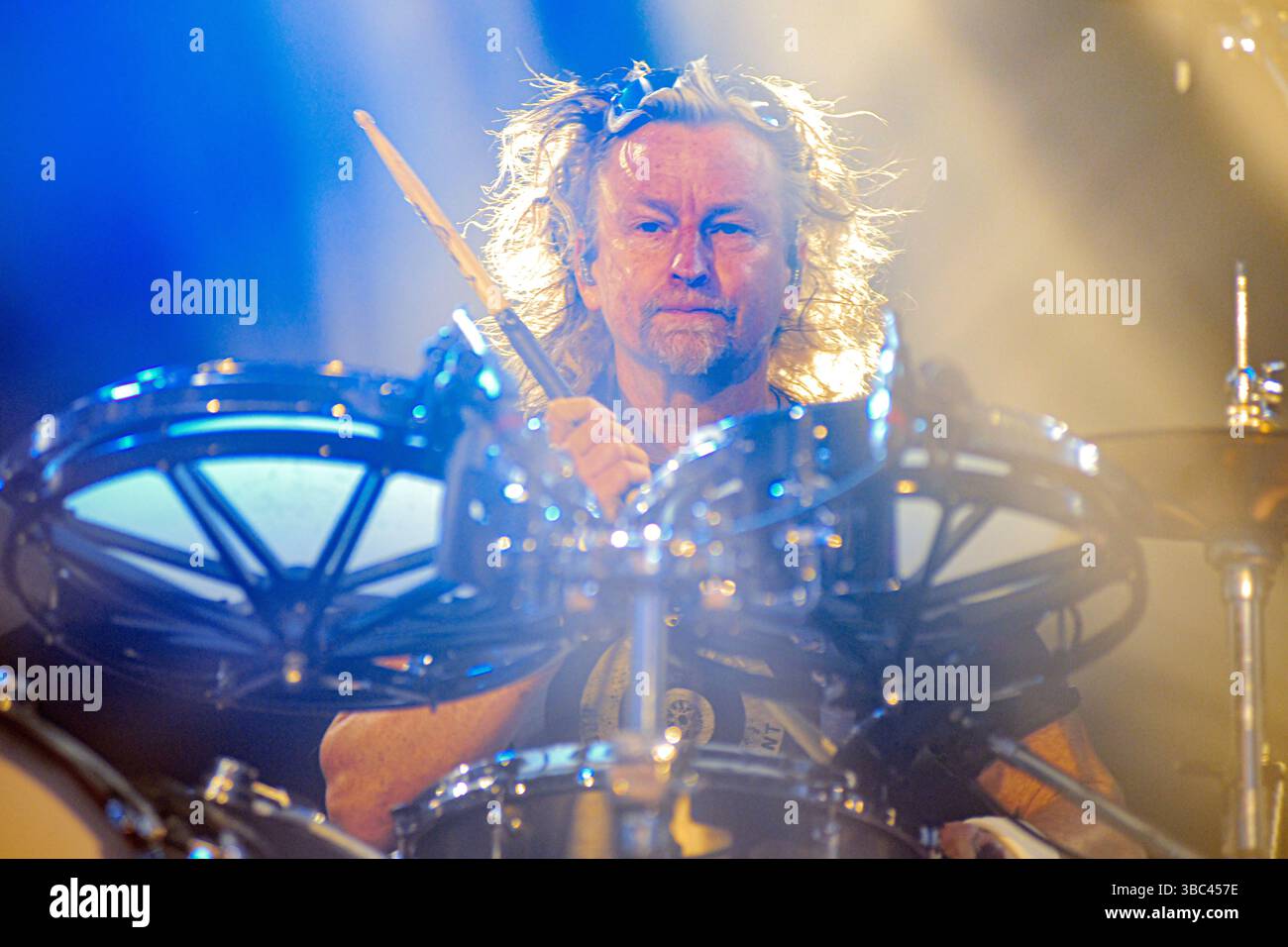 Buenos Aires (17 maggio 2025). Gruppo grunge americano Stone Temple Pilots (Eric Kretz, batteria), che si esibisce dal vivo a Estadio Obras, Buenos Aires (Argentina). Crediti: Mariano Garcia/Alamy Live News Foto Stock