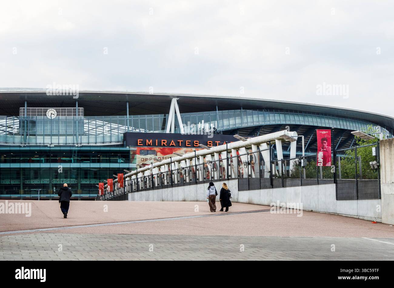 Sul retro dell'Emirates Stadium, sede dell'Arsenal Football Club, Islington, North London, Regno Unito Foto Stock