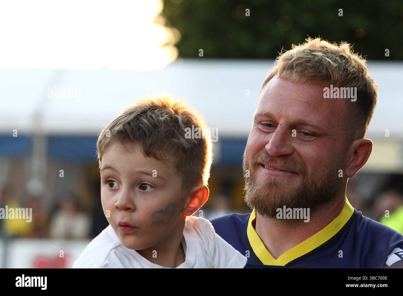Parma, Italia. 17 maggio 2025. 17/05/2025, Parma, Stadio Lanfranchi, Campionato Unita di Rugby: Zebre Parma - Connacht, un Luca Bigi molto emozionale (ITA - Zebre's Hooker #2) che saluta la sua Zebre dopo molte stagioni di successo. (Foto di Francesco Minghetti/Just Pictures/Sipa USA) credito: SIPA US/Alamy Live News Foto Stock