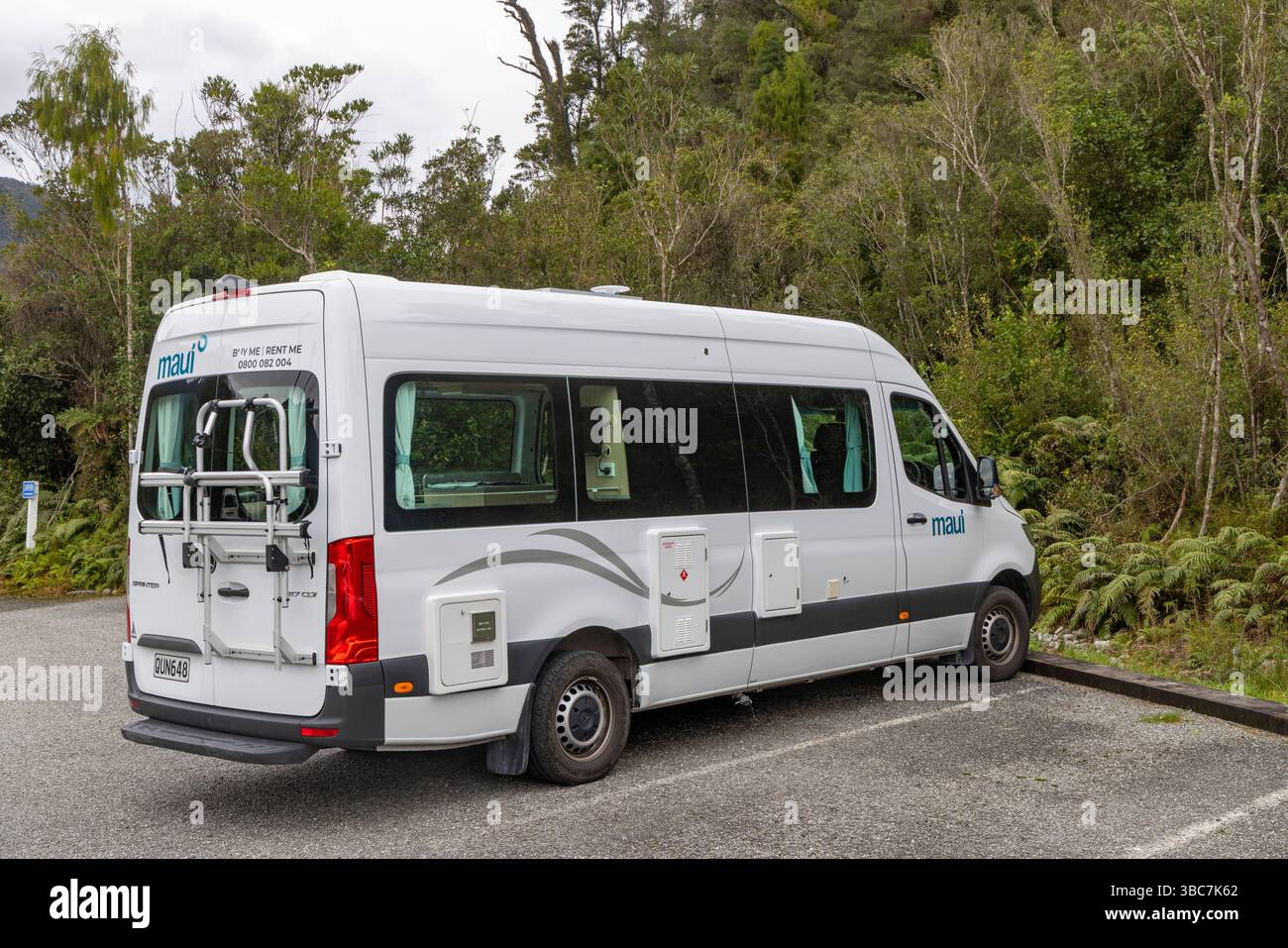 Maui camper parcheggiato, Isola del Sud, nuova Zelanda Foto Stock