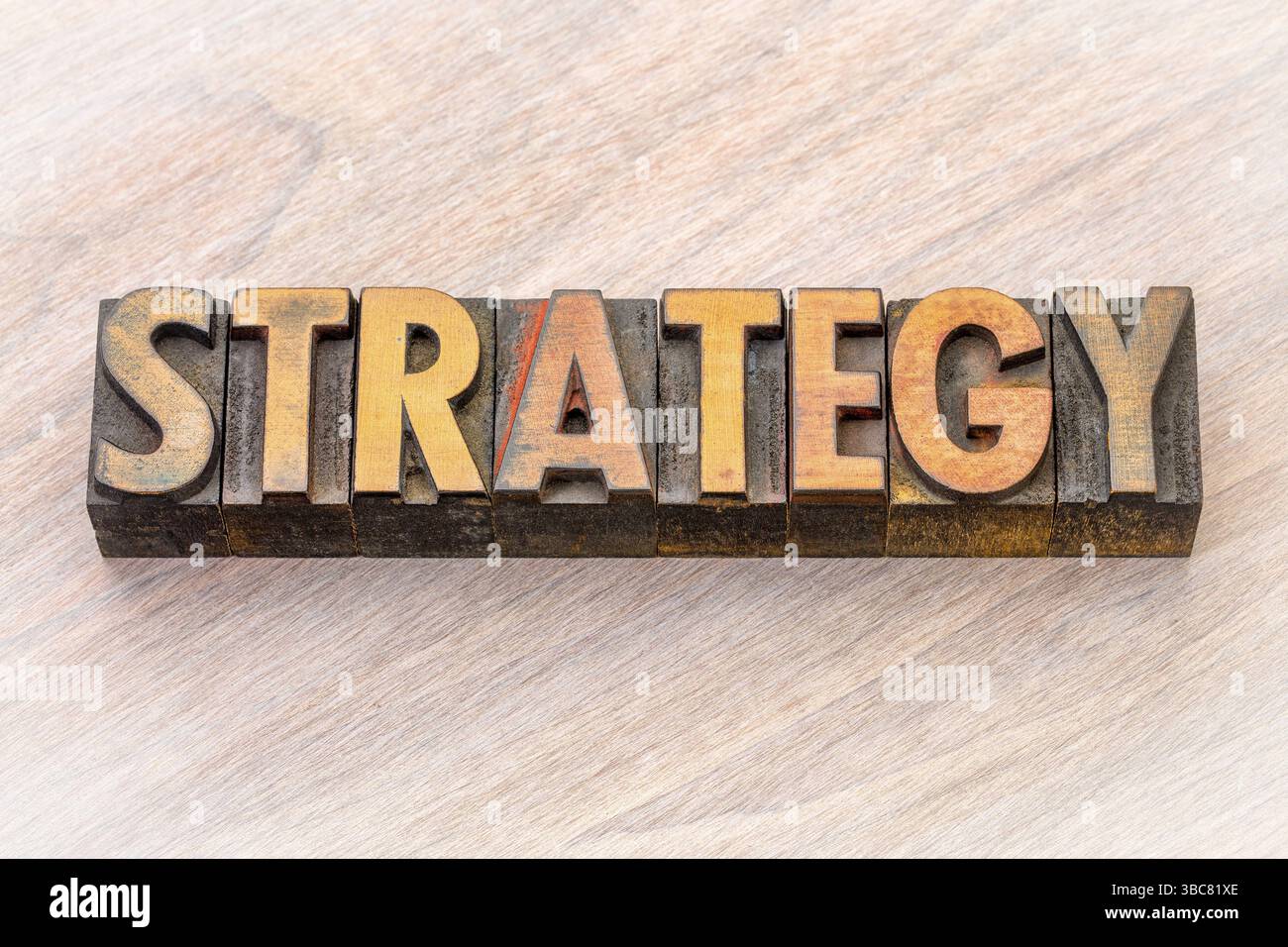 Parola strategia astratta in blocchi di stampa in legno di tipo letterpress vintage Foto Stock