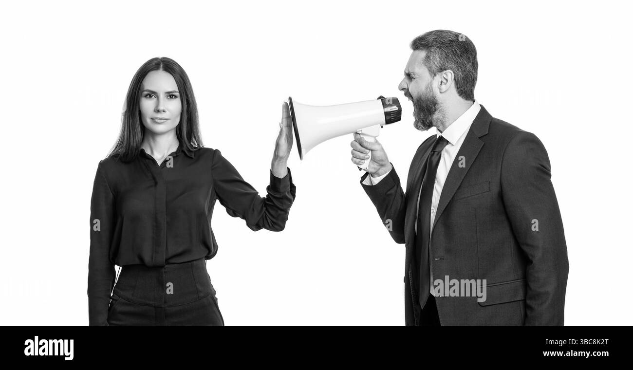 uomo d'affari che risolve i conflitti. concetto di rivalità. conflitto di affari. uomo d'affari e dipendente in altoparlante isolato su bianco. l'uomo d'affari ha dei conflitti Foto Stock