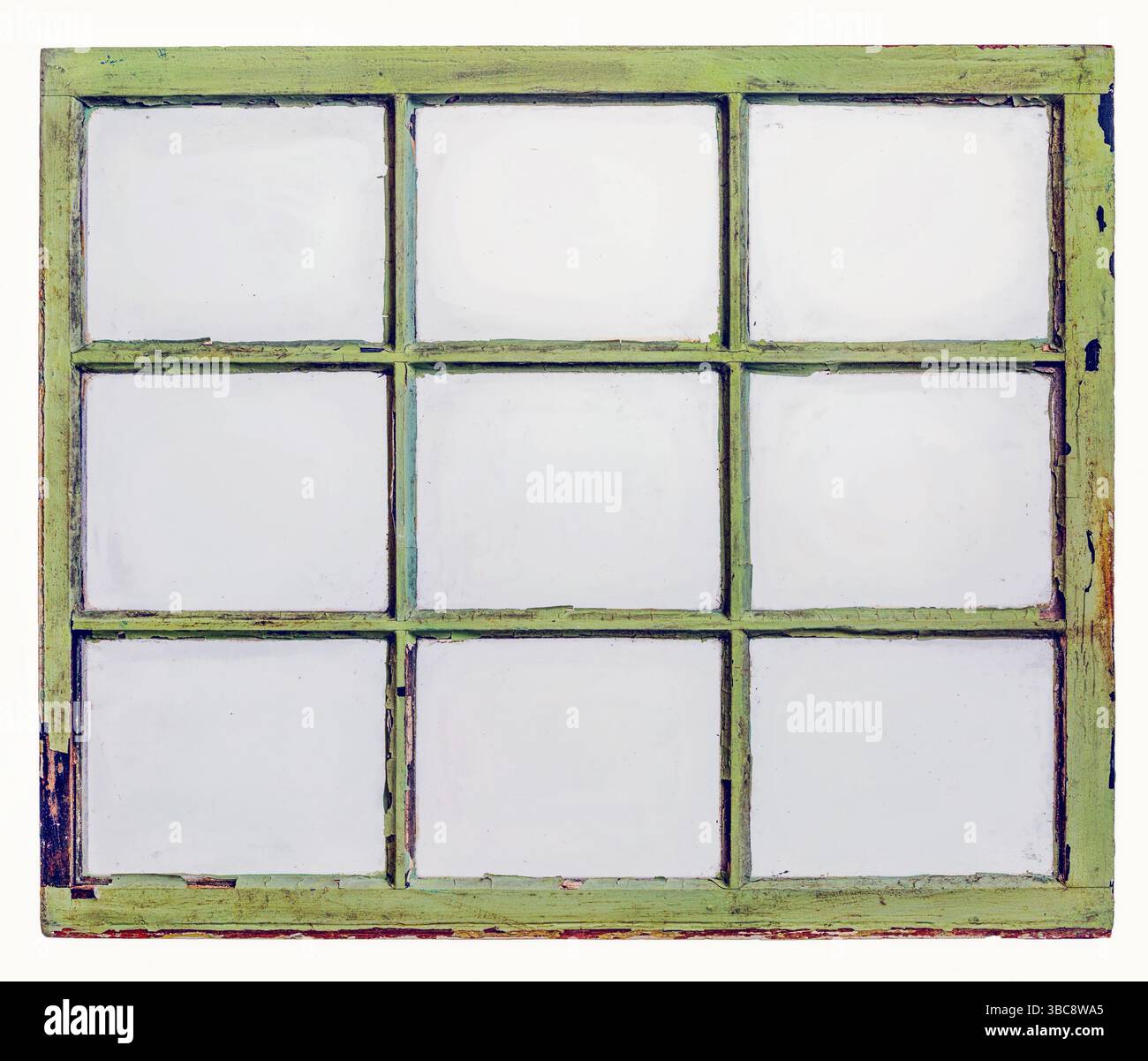 Pannello d'epoca, grunge, vetrata con vetro sporco (9 pannelli), isolato sul bianco con un percorso di ritaglio Foto Stock