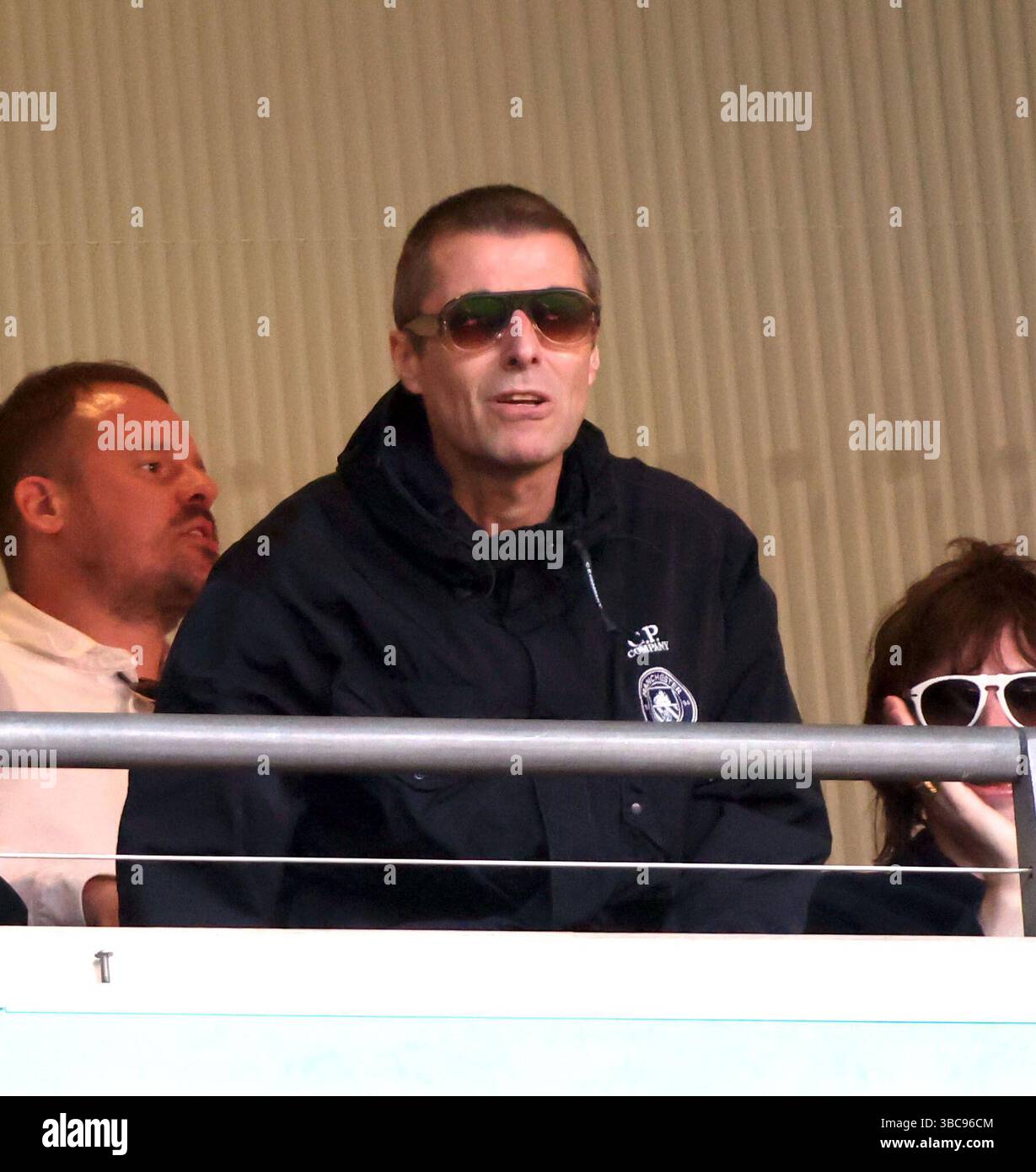 In vista della riunione degli Oasis Liam Gallagher visto alla semifinale della Emirates fa Cup Nottingham Forest contro Manchester City match al Wembley Stadium di Londra, Regno Unito, il 27 aprile 2025. Foto Stock
