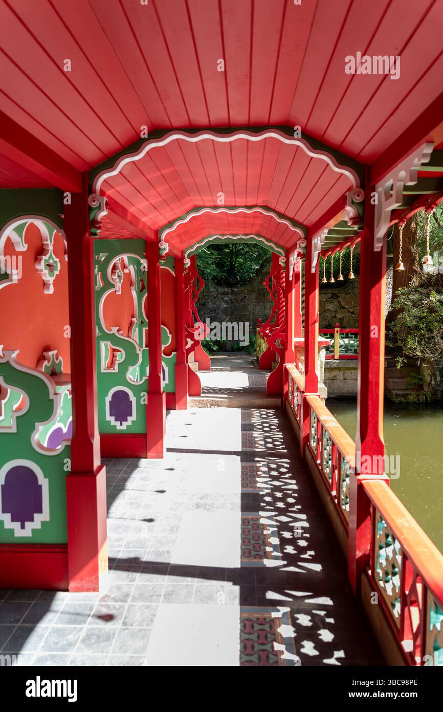 Biddulph Grange Garden, Staffordshire, Inghilterra. Questo storico giardino vittoriano presenta piante esotiche, giardini ornamentali e colori stagionali. Foto Stock