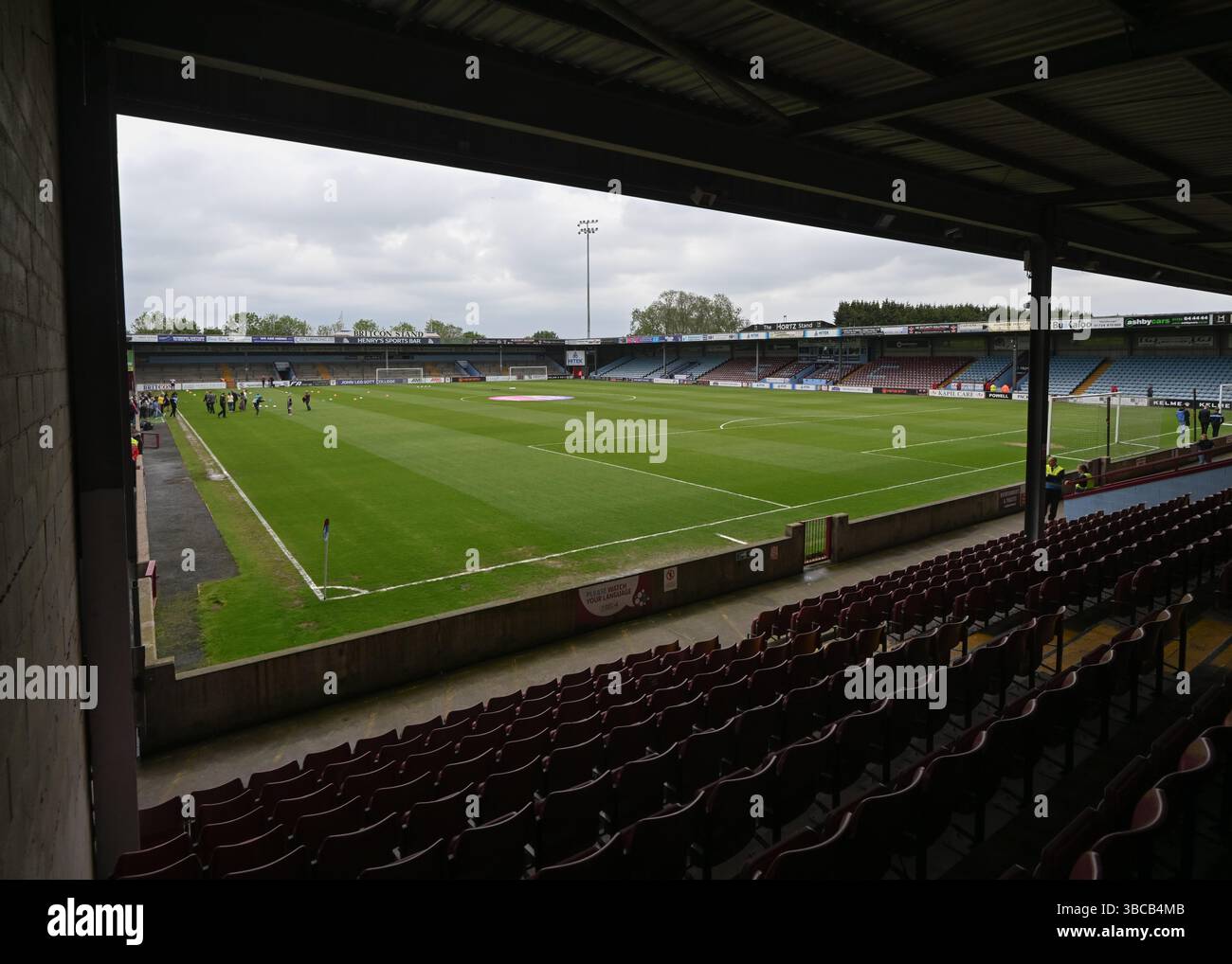 Attis Arena, Scunthorpe, Inghilterra, 18 maggio 2025. Una visione generale dell'Attis Arena in vista della partita finale dei play-off della National League North Scunthorpe United Scunthorpe United contro Chester all'Attis Arena. (Immagine di credito: ©Cody Froggatt/Alamy Live News) Foto Stock Attis Arena, Scunthorpe, Inghilterra, 18 maggio 2025. Una visione generale dell'Attis Arena in vista della partita finale dei play-off della National League North Scunthorpe United Scunthorpe United contro Chester all'Attis Arena. (Immagine di credito: ©Cody Froggatt/Alamy Live News) Foto Stock