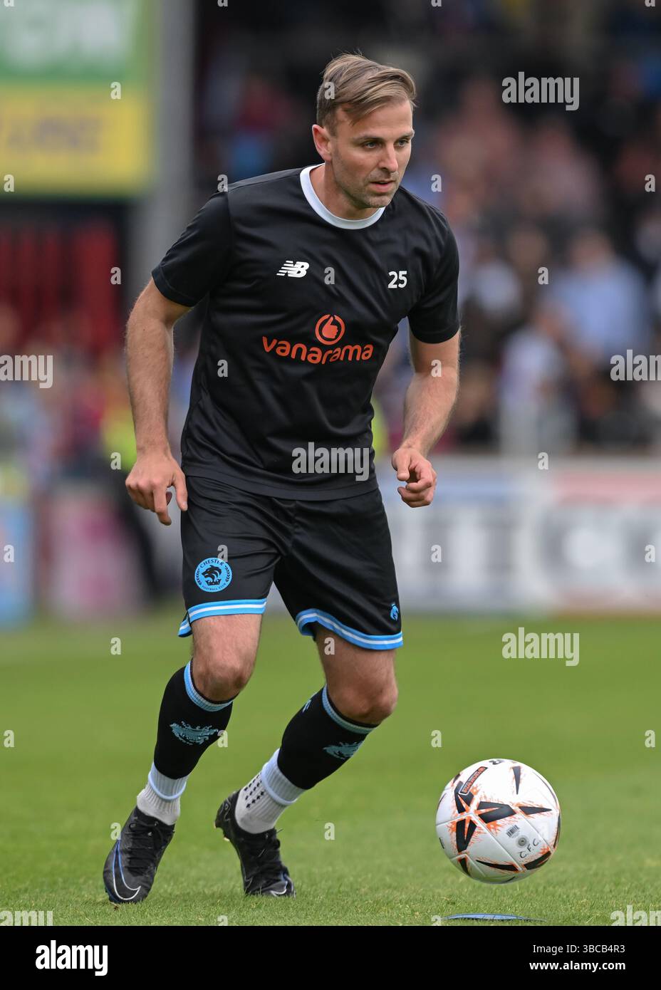 Attis Arena, Scunthorpe, Inghilterra, 18 maggio 2025. Kevin Roberts di Chester si scalda davanti alla partita finale dei play-off della National League North Scunthorpe United Scunthorpe United contro Chester all'Attis Arena. (Immagine di credito: ©Cody Froggatt/Alamy Live News) Foto Stock Attis Arena, Scunthorpe, Inghilterra, 18 maggio 2025. Kevin Roberts di Chester si scalda davanti alla partita finale dei play-off della National League North Scunthorpe United Scunthorpe United contro Chester all'Attis Arena. (Immagine di credito: ©Cody Froggatt/Alamy Live News) Foto Stock