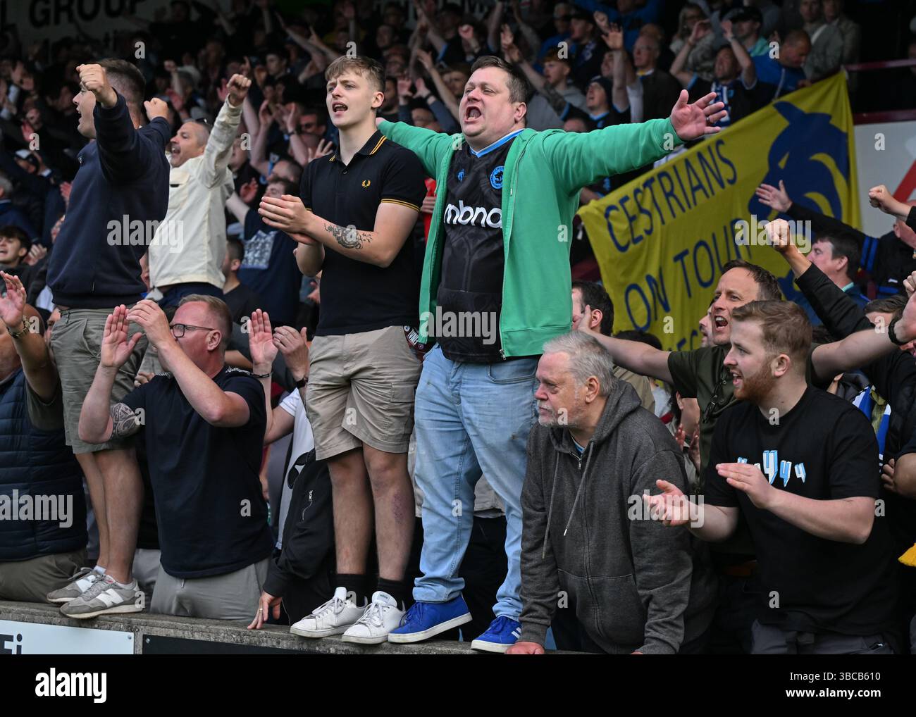 Attis Arena, Scunthorpe, Inghilterra, 18 maggio 2025. I tifosi del Chester reagiscono dopo la partita finale dei play-off della National League North Scunthorpe United Scunthorpe United contro Chester all'Attis Arena. (Immagine di credito: ©Cody Froggatt/Alamy Live News) Foto Stock Attis Arena, Scunthorpe, Inghilterra, 18 maggio 2025. I tifosi del Chester reagiscono dopo la partita finale dei play-off della National League North Scunthorpe United Scunthorpe United contro Chester all'Attis Arena. (Immagine di credito: ©Cody Froggatt/Alamy Live News) Foto Stock