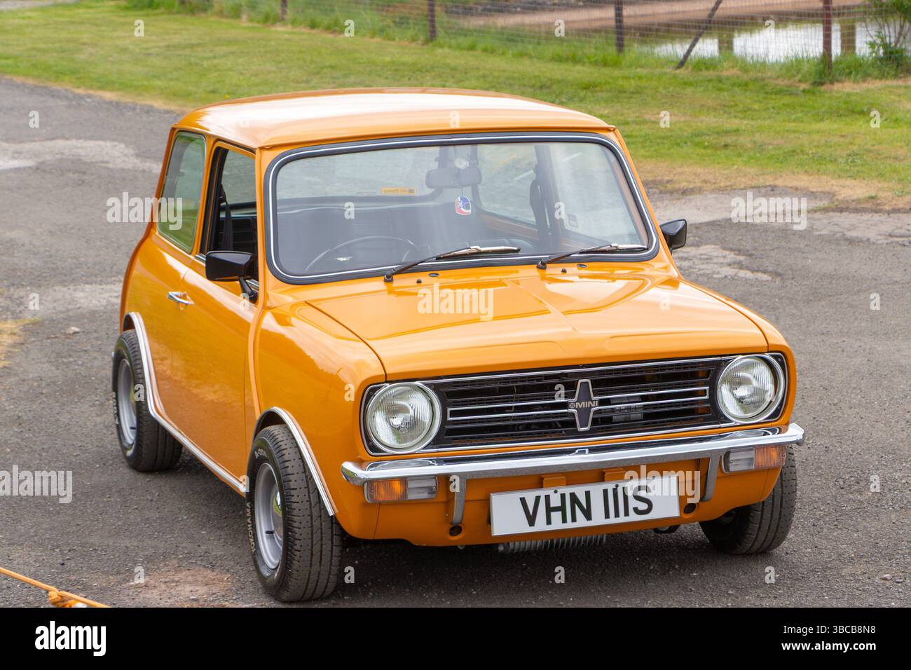 mini clubman 1978 classico vintage arancione con scudi nord Foto Stock