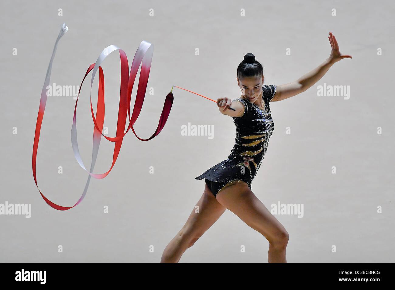 5/17/2025 Italia, Torino 17 maggio 2025 Pala Gianni Asti di Torino Final Six del Campionato Nazionale di ginnastica ritmica serie A 2025 Sofia Raffaeli (Fabriano) Tape (foto di Tonello Abozzi/Pacific Press/Sipa USA) Foto Stock