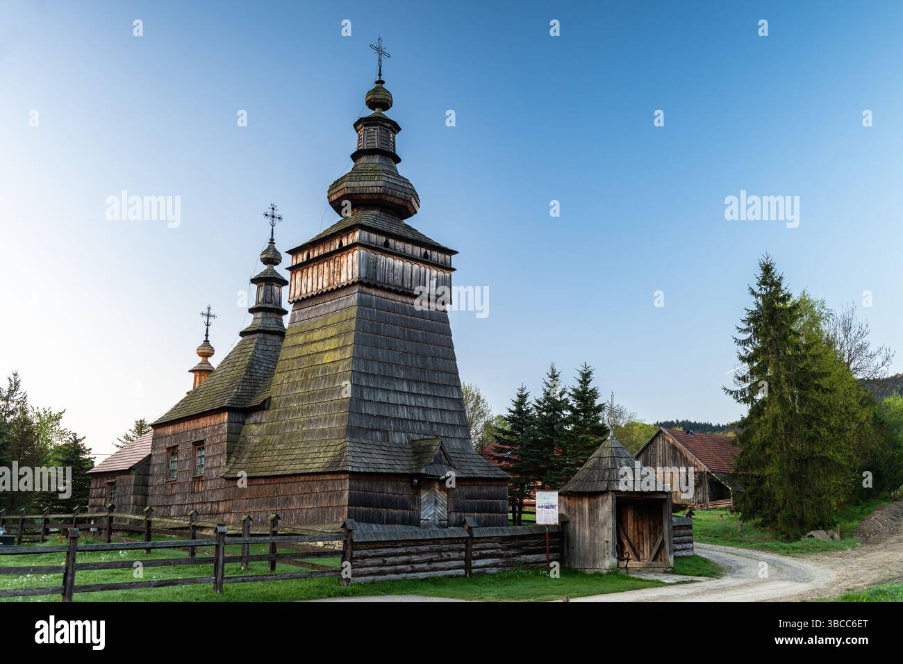 Chiesa ortodossa dei Santi Cosma e Damiano a Skwirtne, Polonia. Foto Stock