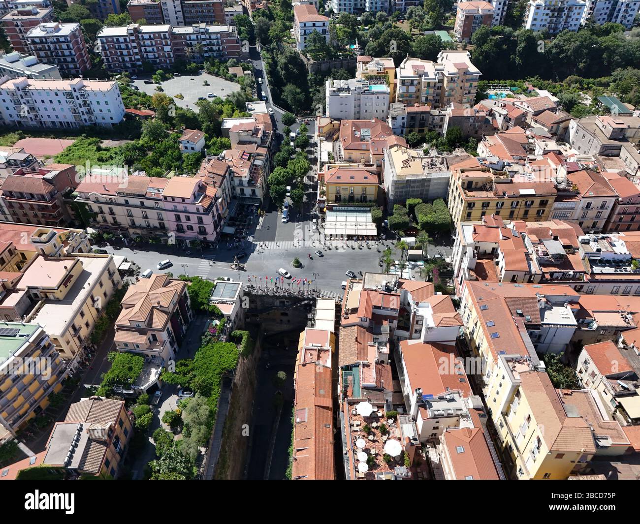Veduta aerea di Piazza tasso questa è la piazza pubblica centrale di Sorrento. Italia Foto Stock