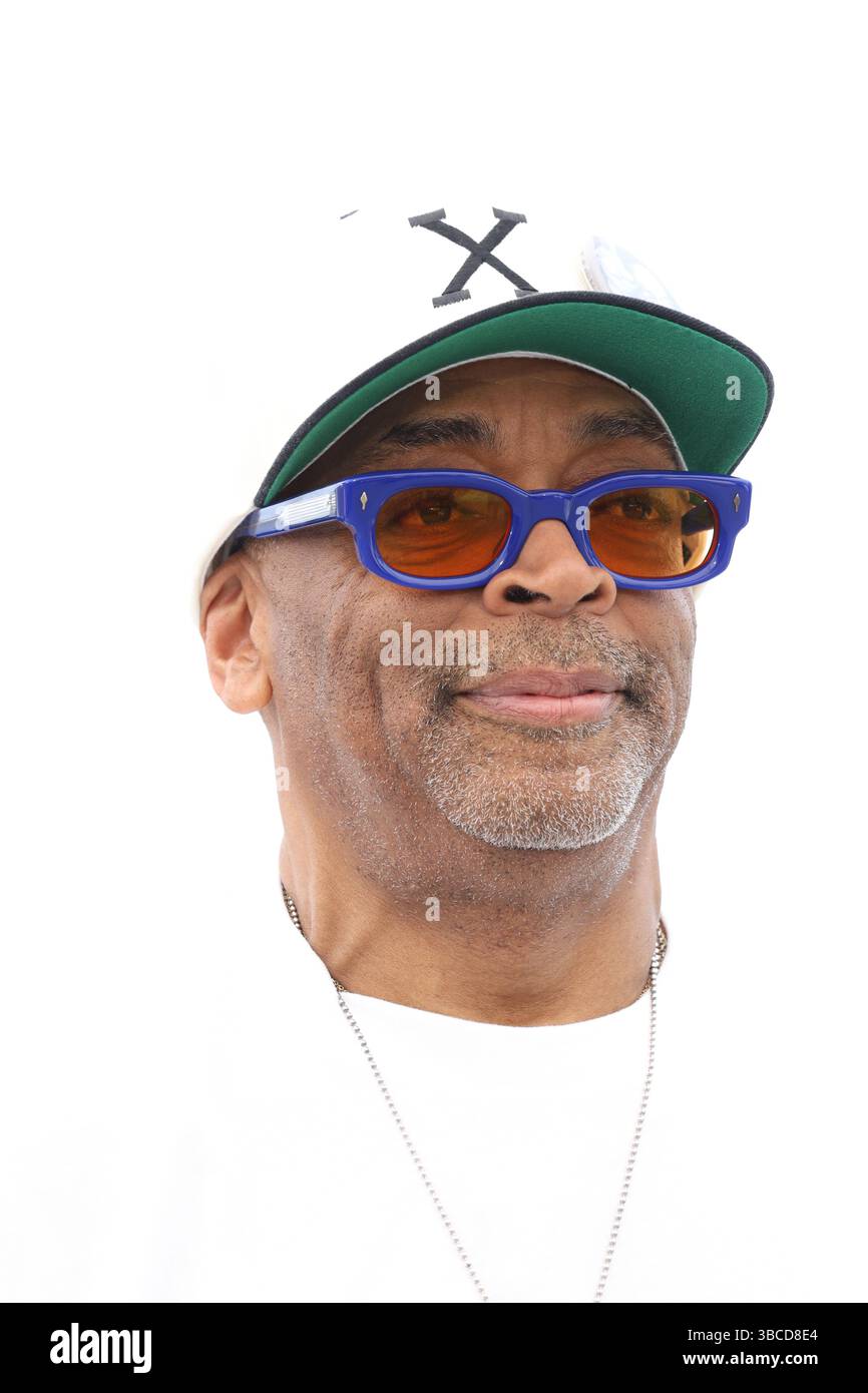 Cannes, Francia. 19 maggio 2025. Spike Lee durante la "Higher 2 Lower" photocall, 78° Festival di Cannes, Francia, il 19 maggio 2025.CAP/GOL © GOL/Capital Pictures Credit: Capital Pictures/Alamy Live News Foto Stock