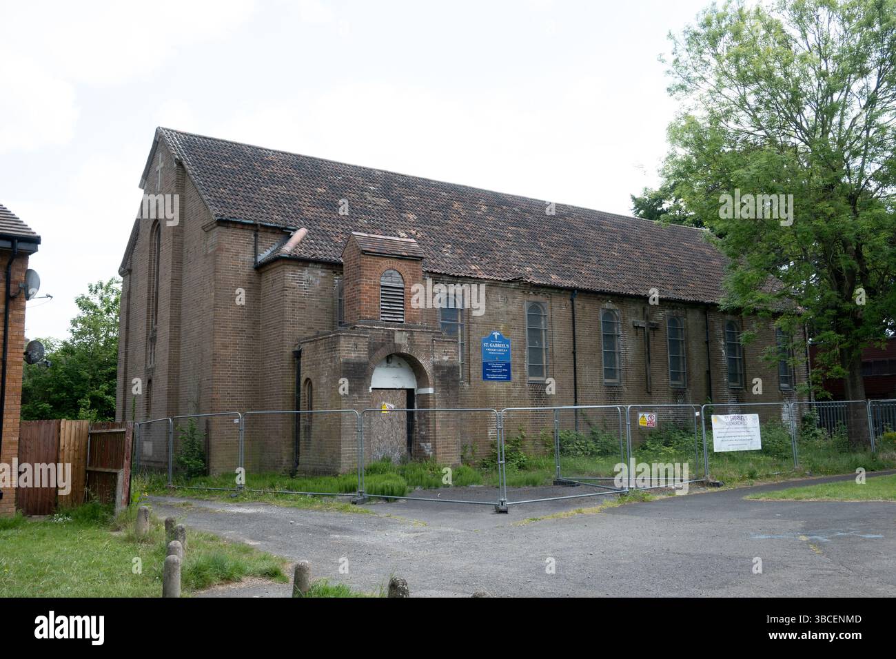 St. Gabriel's Church, Weoley Castle, Birmingham, West Midlands, Inghilterra, REGNO UNITO Foto Stock