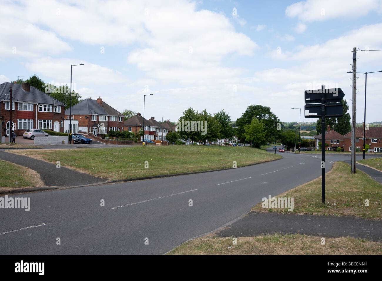 B4121 Road, Barnes Hill, Weoley Castle, Birmingham, West Midlands, Inghilterra, Regno Unito Foto Stock