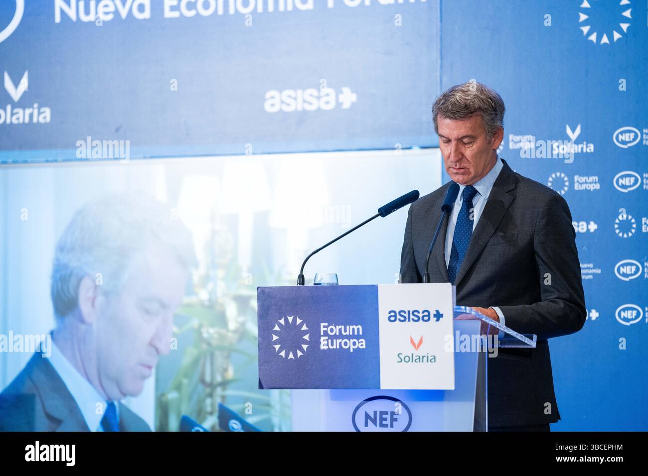 Madrid, Madrid, SPAGNA. 20 maggio 2025. Il presidente del Partito Popolare spagnolo e leader dell'opposizione, Alberto Nunez Feijoo, ha parlato al Forum Europa breakfast briefing a Madrid sulle sfide che la Spagna deve affrontare e sulle soluzioni che il suo partito avrebbe fornito all'attuale situazione sociale e politica. Crediti: David Cruz Sanz/ZUMA Press Wire/ZUMA Wire/Alamy Live News Foto Stock