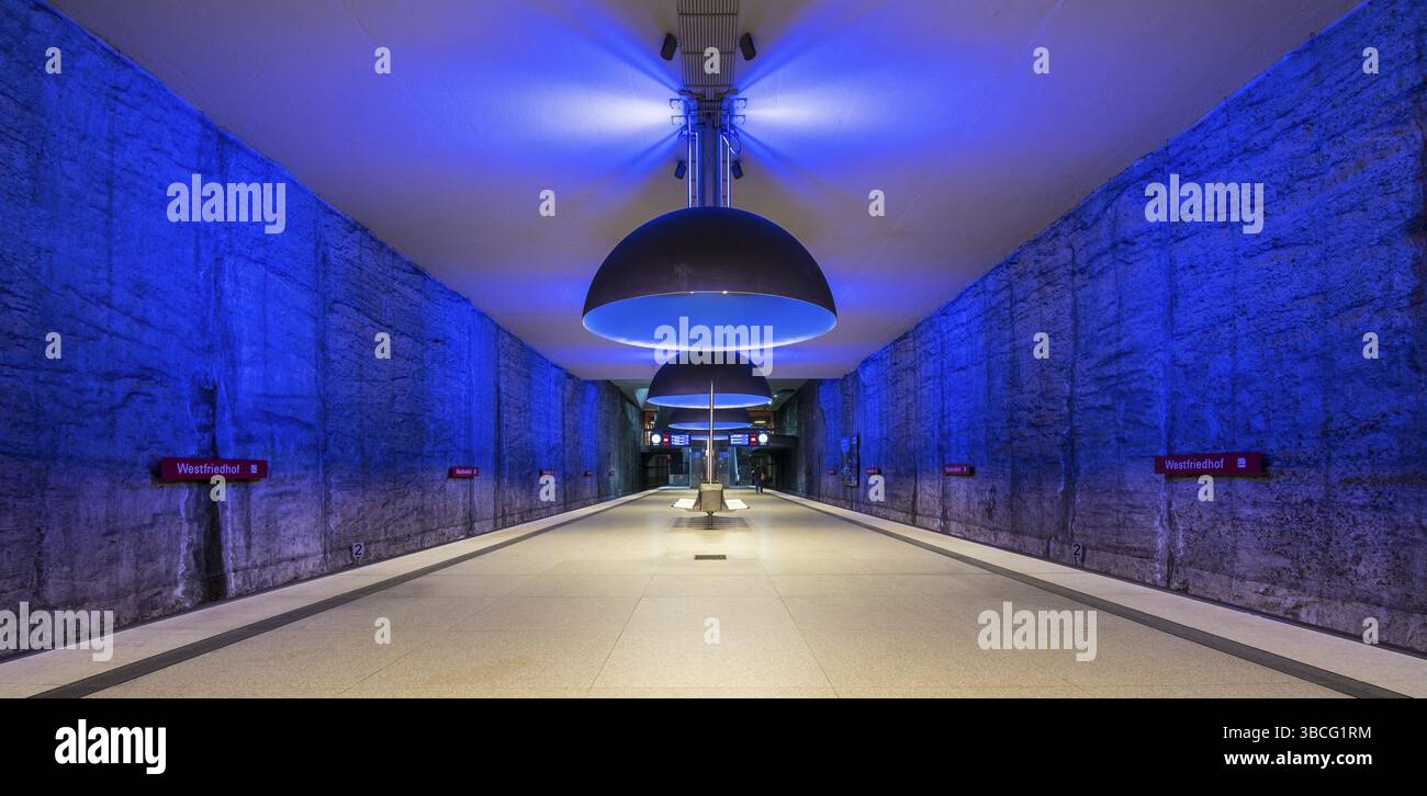 Stazione della metropolitana, Westfriedhof, Monaco, Baviera, Germania, Europa Foto Stock
