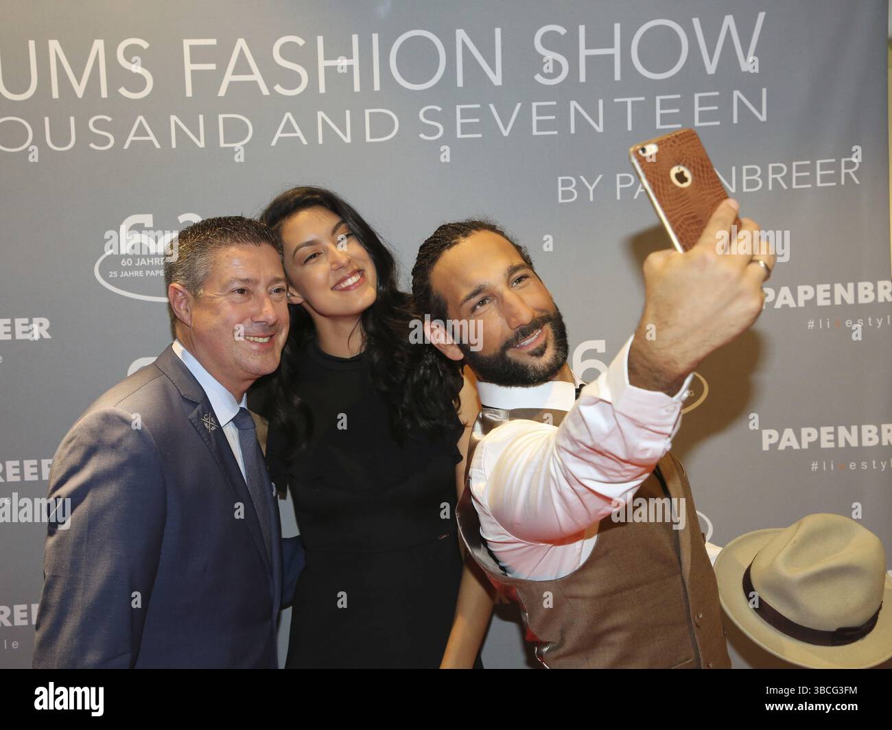 Presentatore Joachim Llambi, ballerino professionista massimo Sinato con donna Rebecca Mir al 25 anni di Papenbreer Magdeburg Great International Fashion SH Foto Stock