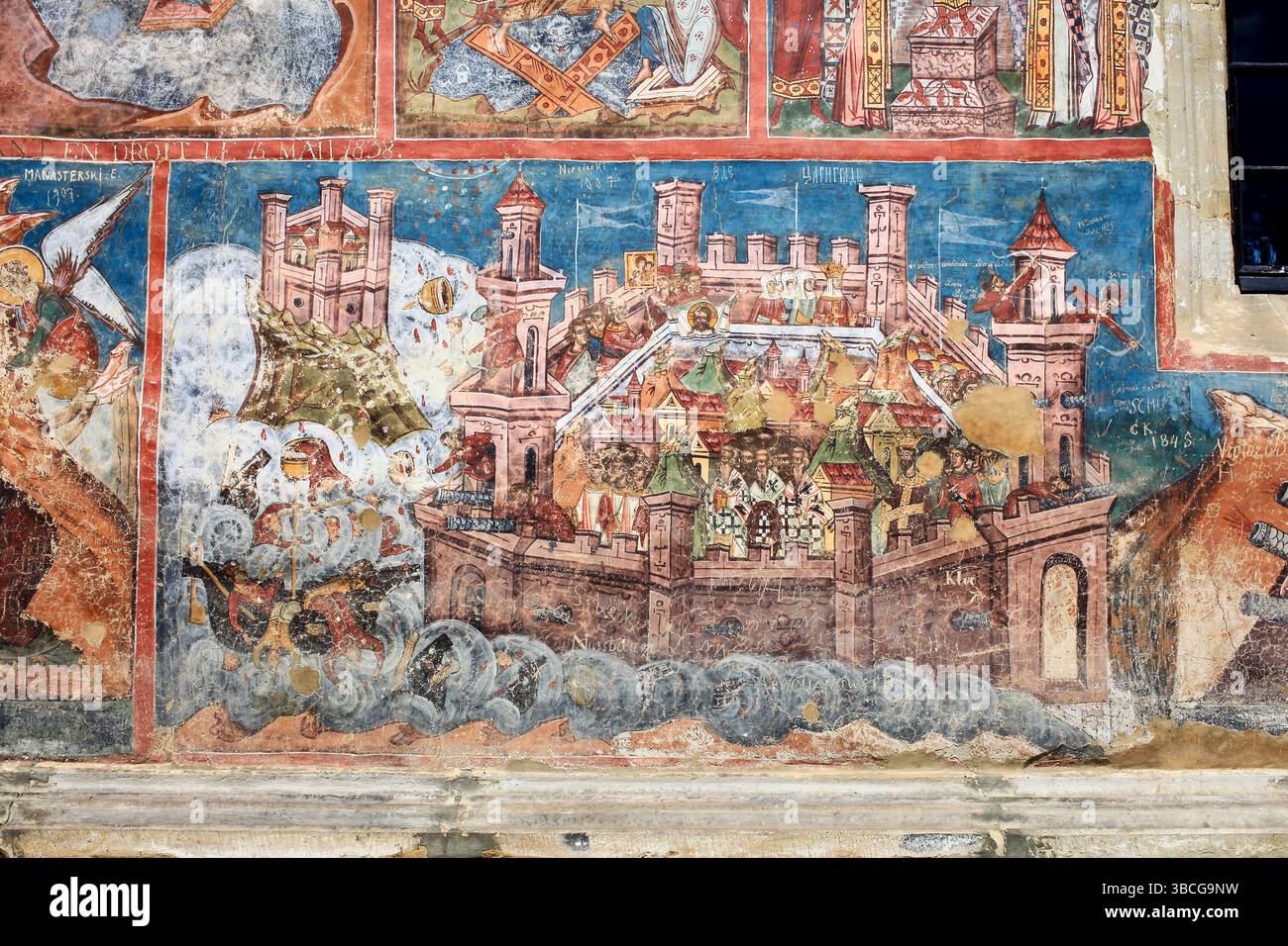 Affresco dell'assedio di Costantinopoli, 1537, sull'esterno dipinto del monastero di Moldovița, Vatra Moldoviței, Romania. Foto Stock