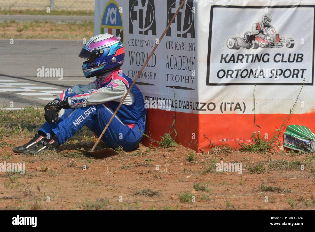 Un giovane Nicklas Nielsen che mette in mostra il suo talento sul circuito internazionale del karting, molto prima della sua ascesa alla fama internazionale delle corse automobilistiche sportive. Foto Stock