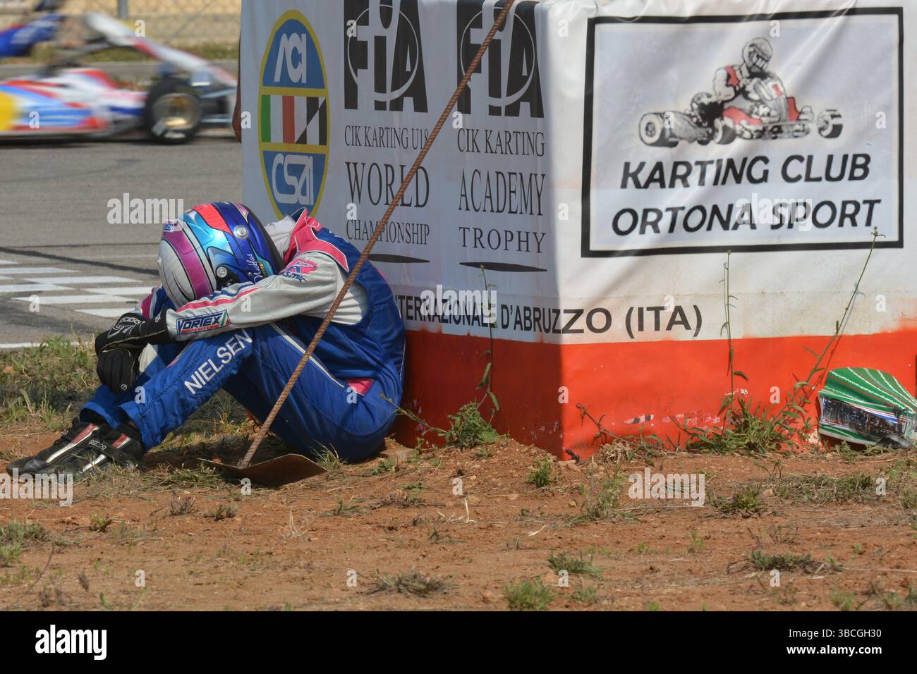 Un giovane Nicklas Nielsen che mette in mostra il suo talento sul circuito internazionale del karting, molto prima della sua ascesa alla fama internazionale delle corse automobilistiche sportive. Foto Stock