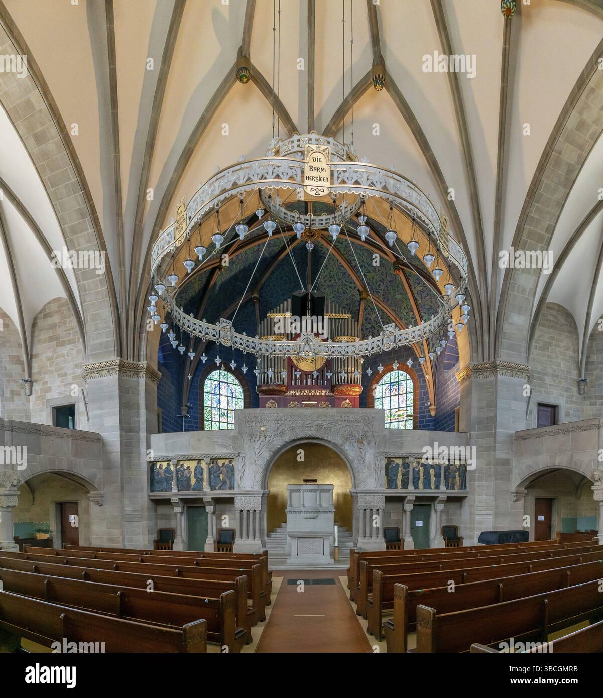 Svizzera - 8 luglio 2020: Vista interna della storica chiesa Pauluskirche nel centro di Basilea Foto Stock