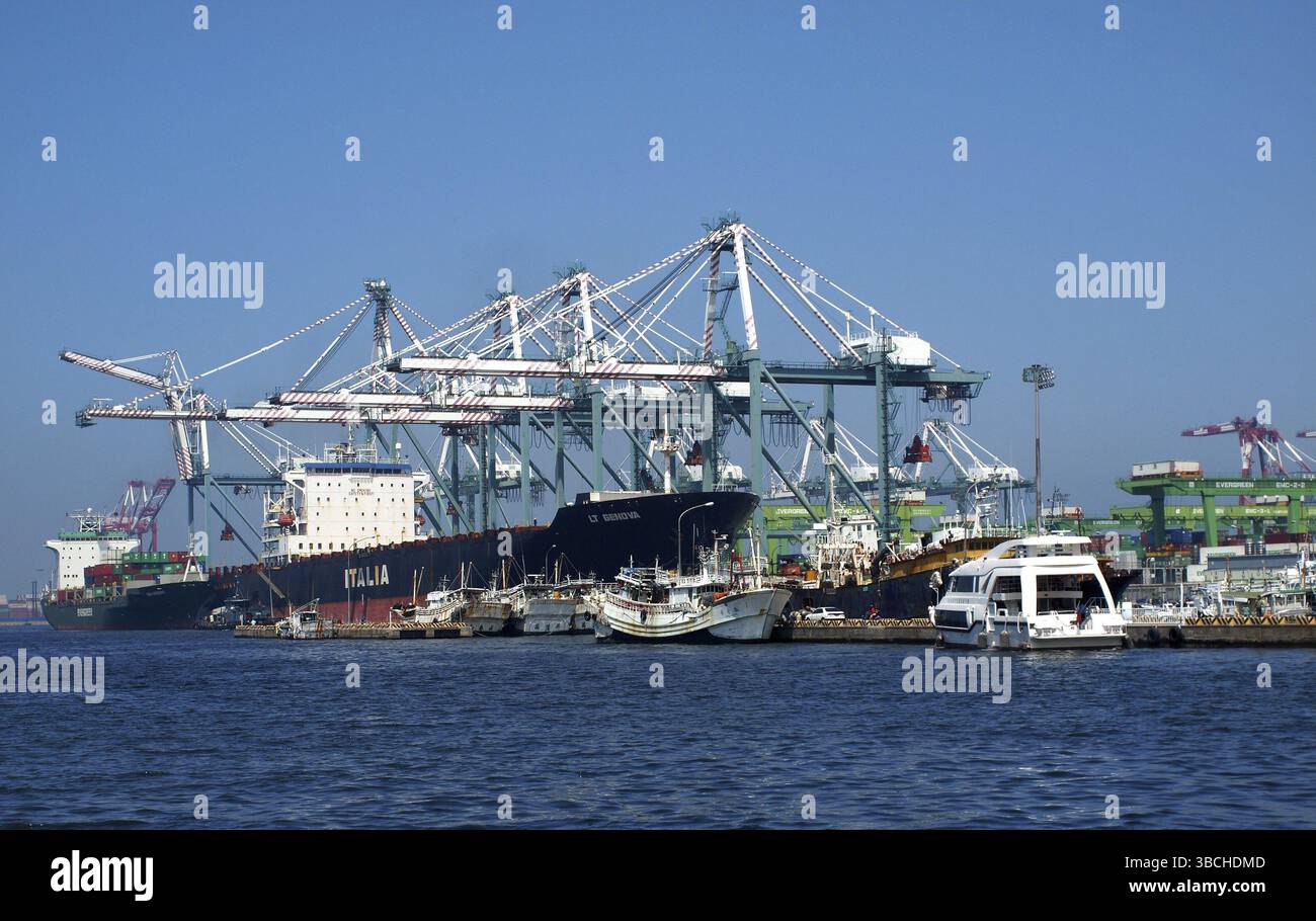 KAOHSIUNG, Taiwan, Maggio25: il Presidente di Taiwan Ma Ying-jeou annuncia un ulteriore espansione del Kaohsiung International Terminal per container Maggio 25, 201 Foto Stock