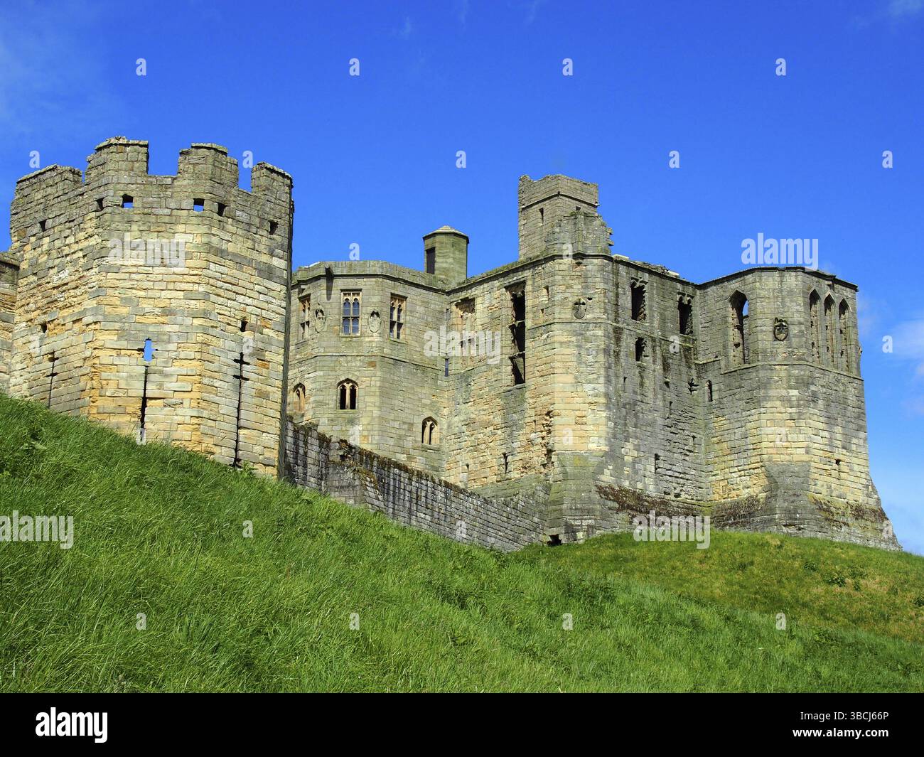 Il castello medievale Walkworth a northumbria Foto Stock