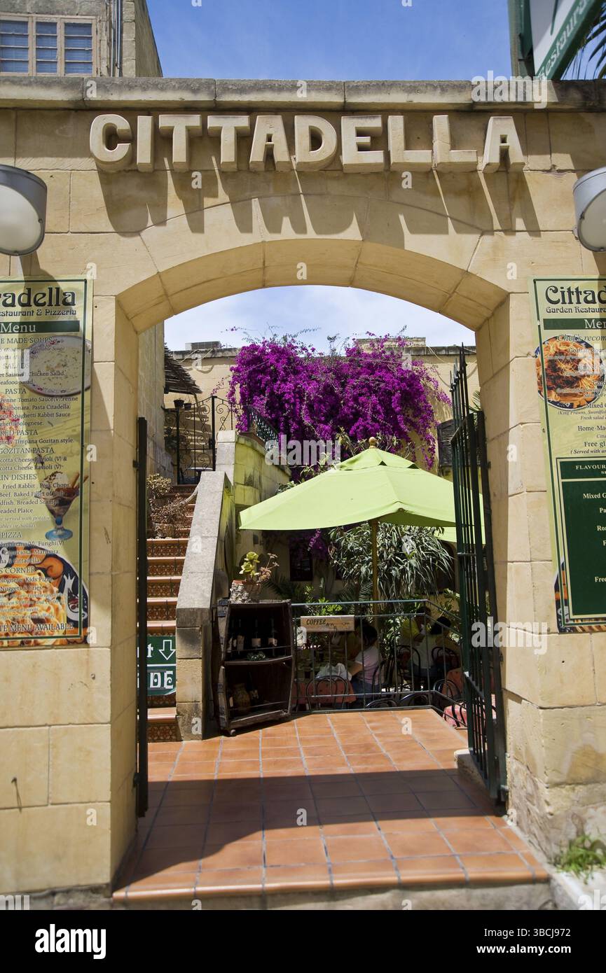 Ingresso della Cittadella, Cittadella, ristorante e Pizzeria, Triq Citadelle, Victoria, Gozo, Malta, Europa Foto Stock