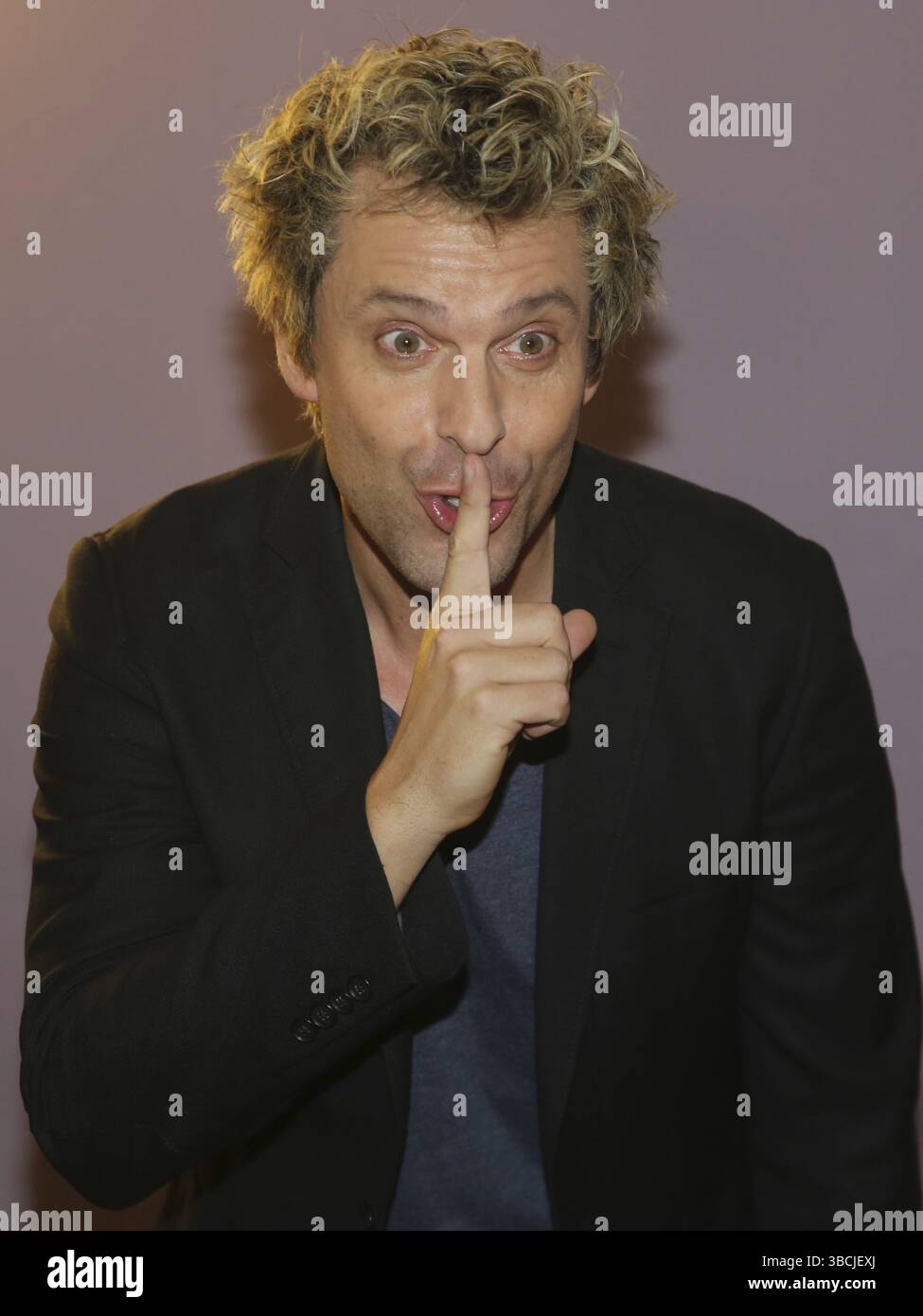 Il ventriloquo tedesco Sascha Grammel dopo lo show televisivo ARD Foto Stock