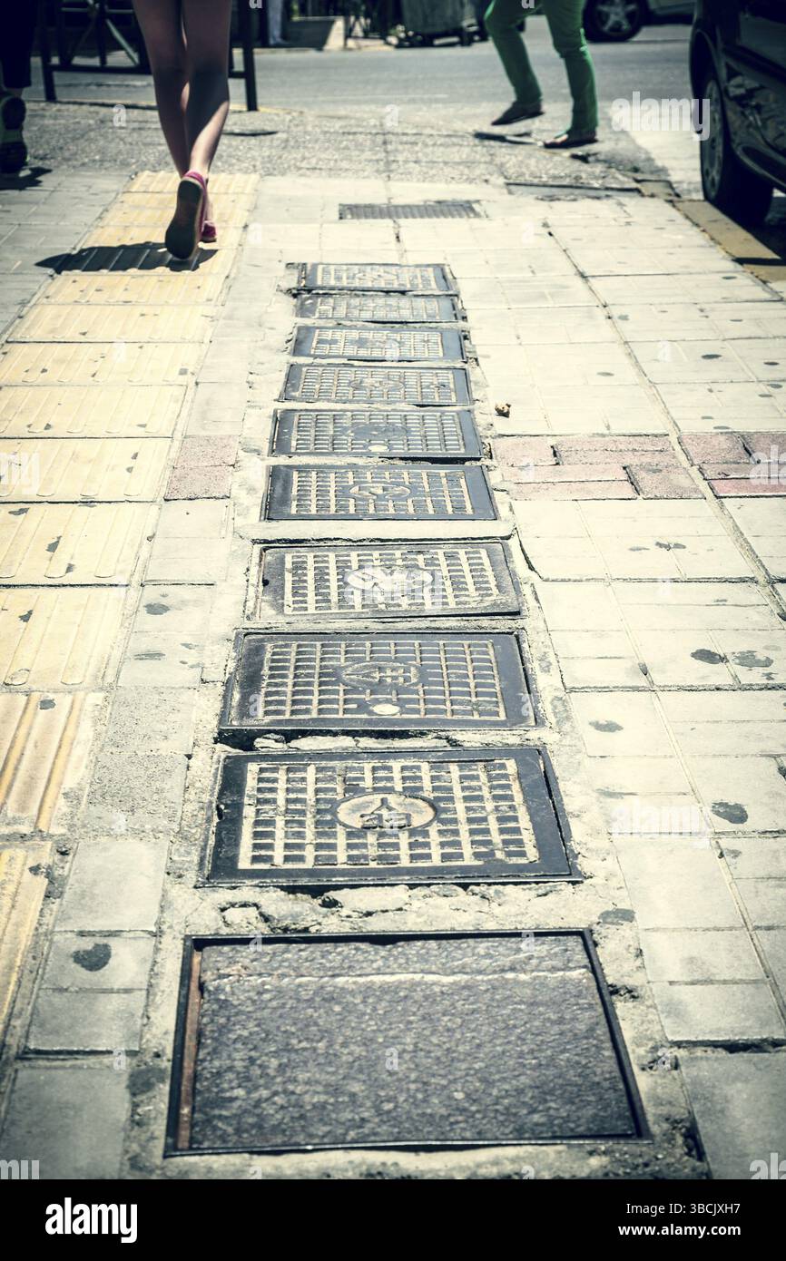 Foto in stile vintage di alcune coperture di gabbie Foto Stock