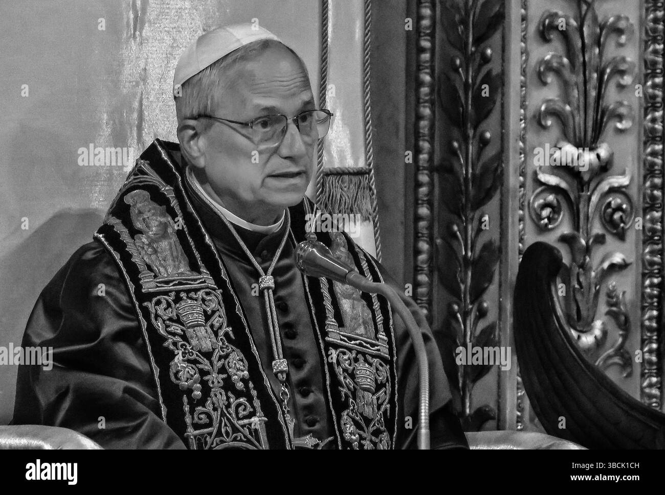 20 maggio 2025 - Roma, Italia. PAPA LEONE XIV visita la Basilica di San Paolo fuori le Mura a Roma. © EvandroInetti via ZUMA Wire (immagine di credito: © Evandro Inetti/ZUMA Press Wire) SOLO PER USO EDITORIALE! Non per USO commerciale! Crediti: ZUMA Press, Inc./Alamy Live News Foto Stock