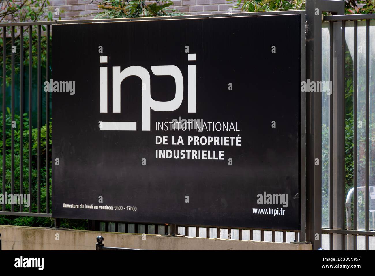Firma dell’INPI, Istituto nazionale di proprietà industriale, Ufficio francese della proprietà intellettuale, incaricato di brevetti, marchi e disegni Foto Stock